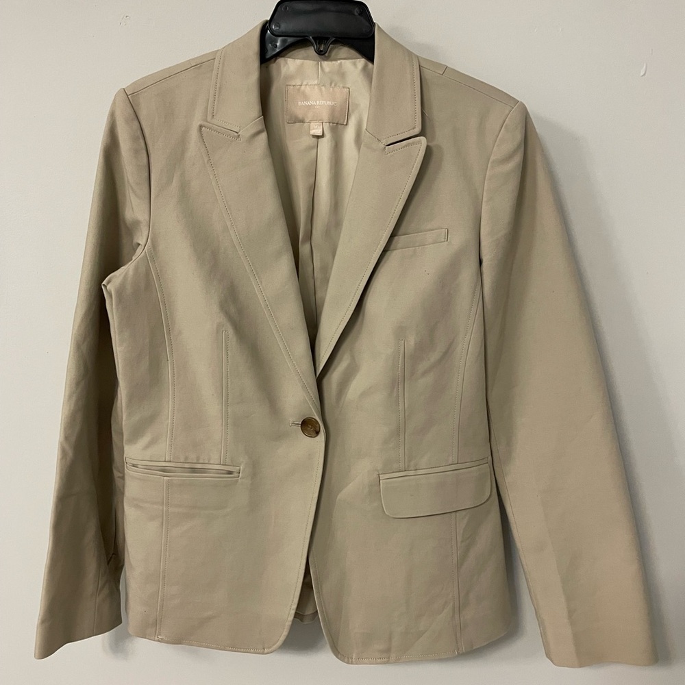 Banana Republic Tan Blazer with Notched Lapels